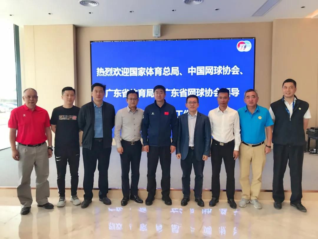 万建斌主任一行考察国际网球中心